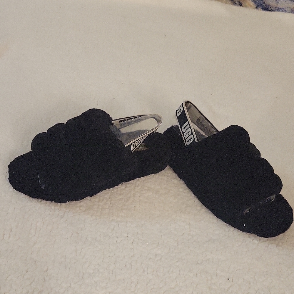 UGG Black Fluffy Slides
